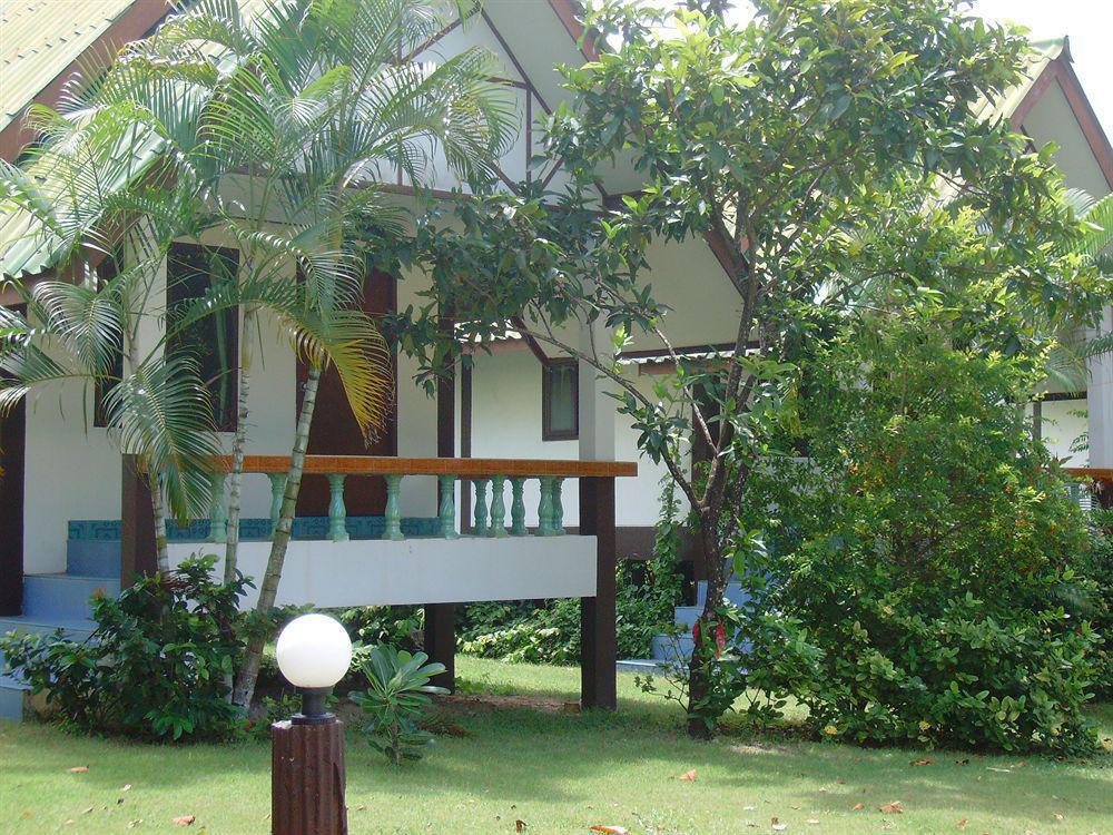 Lanta Palm Beach Resort , Beach Bungalow - Ko Lanta Esterno foto