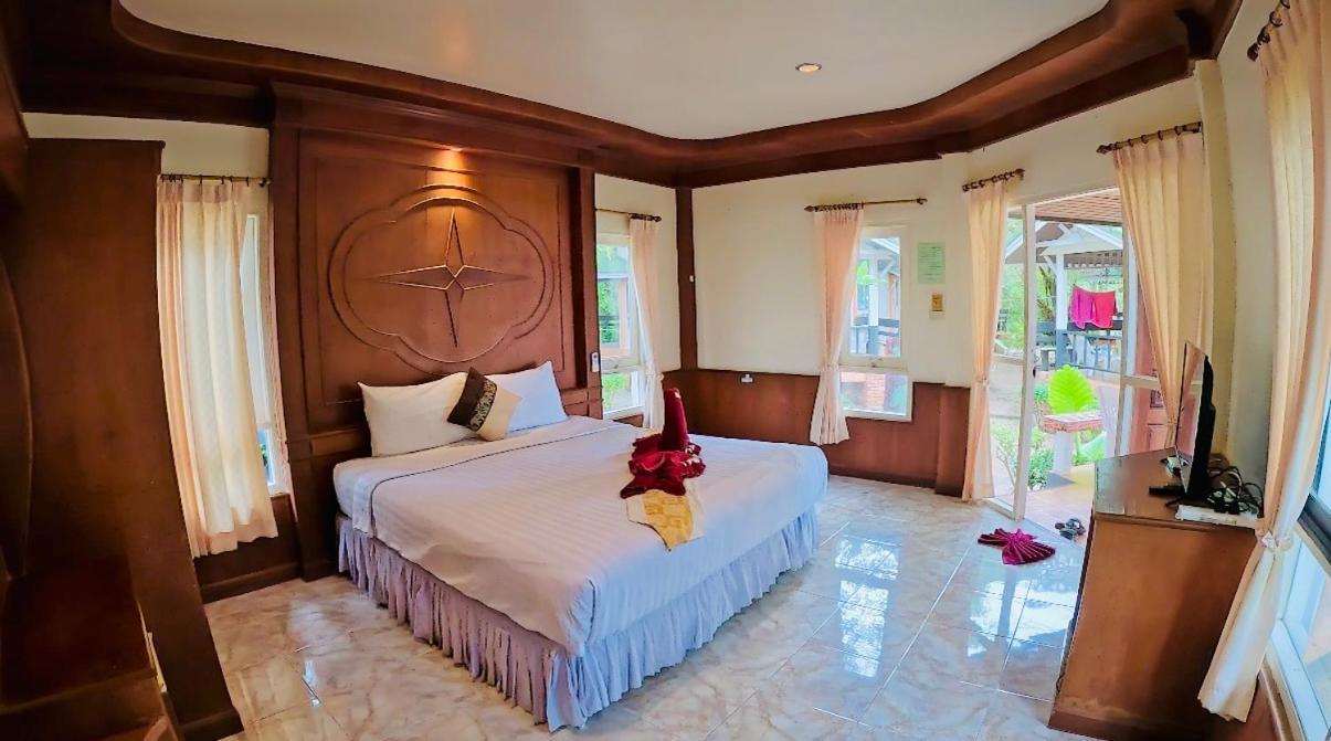 Lanta Palm Beach Resort , Beach Bungalow - Ko Lanta Esterno foto