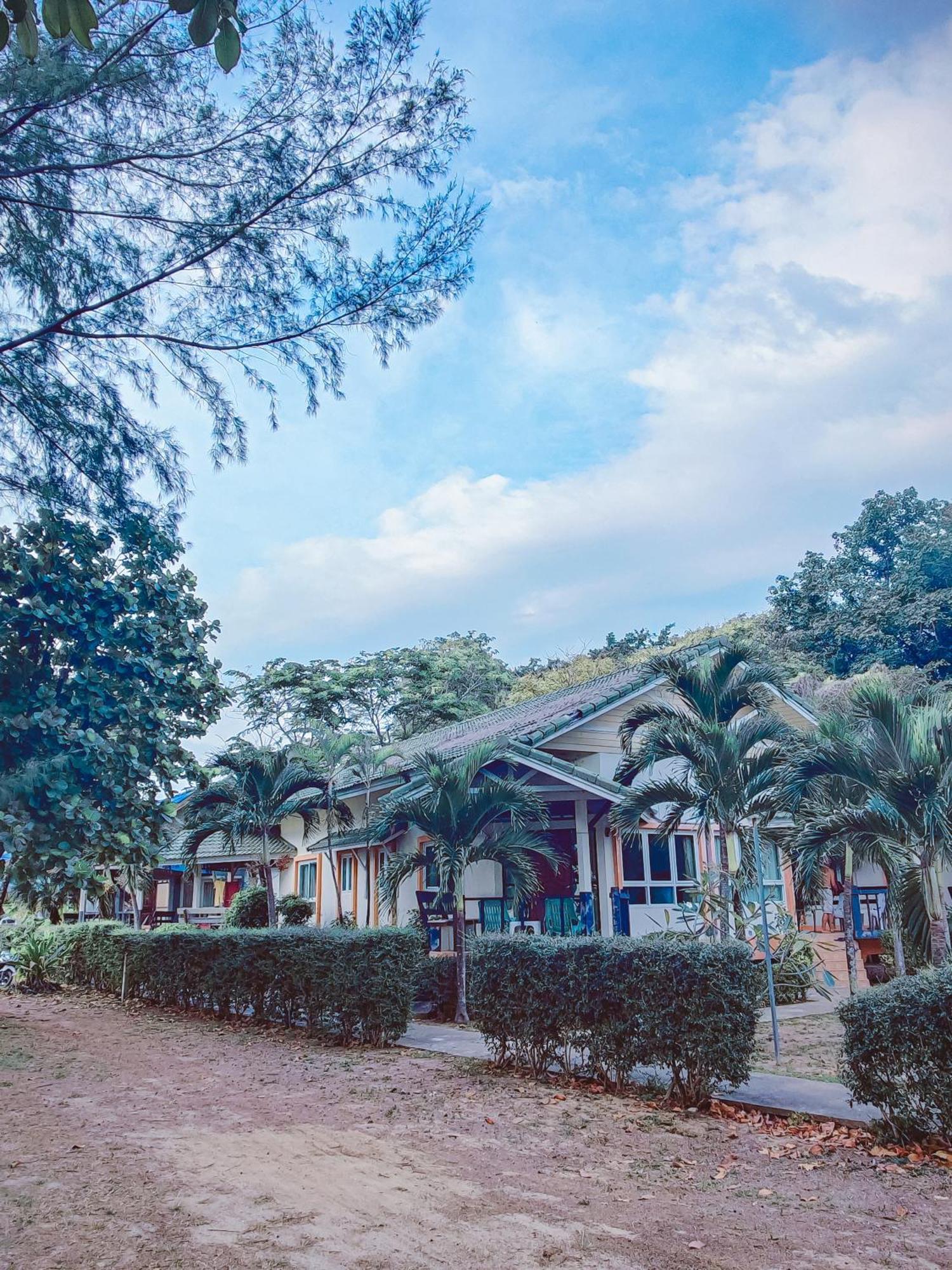 Lanta Palm Beach Resort , Beach Bungalow - Ko Lanta Esterno foto