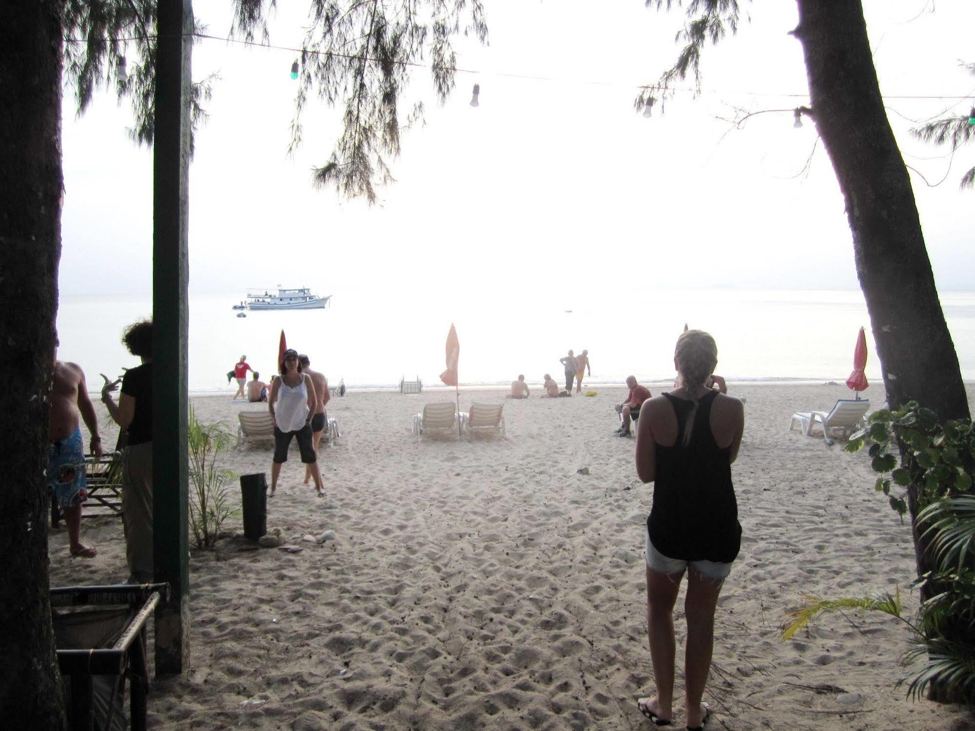 Lanta Palm Beach Resort , Beach Bungalow - Ko Lanta Esterno foto