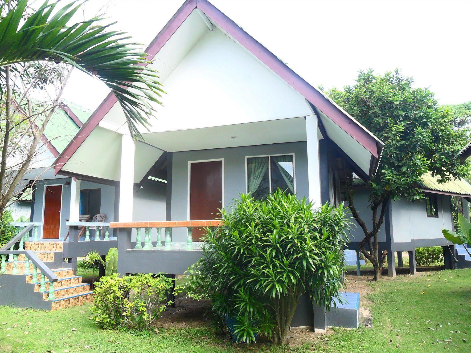 Lanta Palm Beach Resort , Beach Bungalow - Ko Lanta Esterno foto