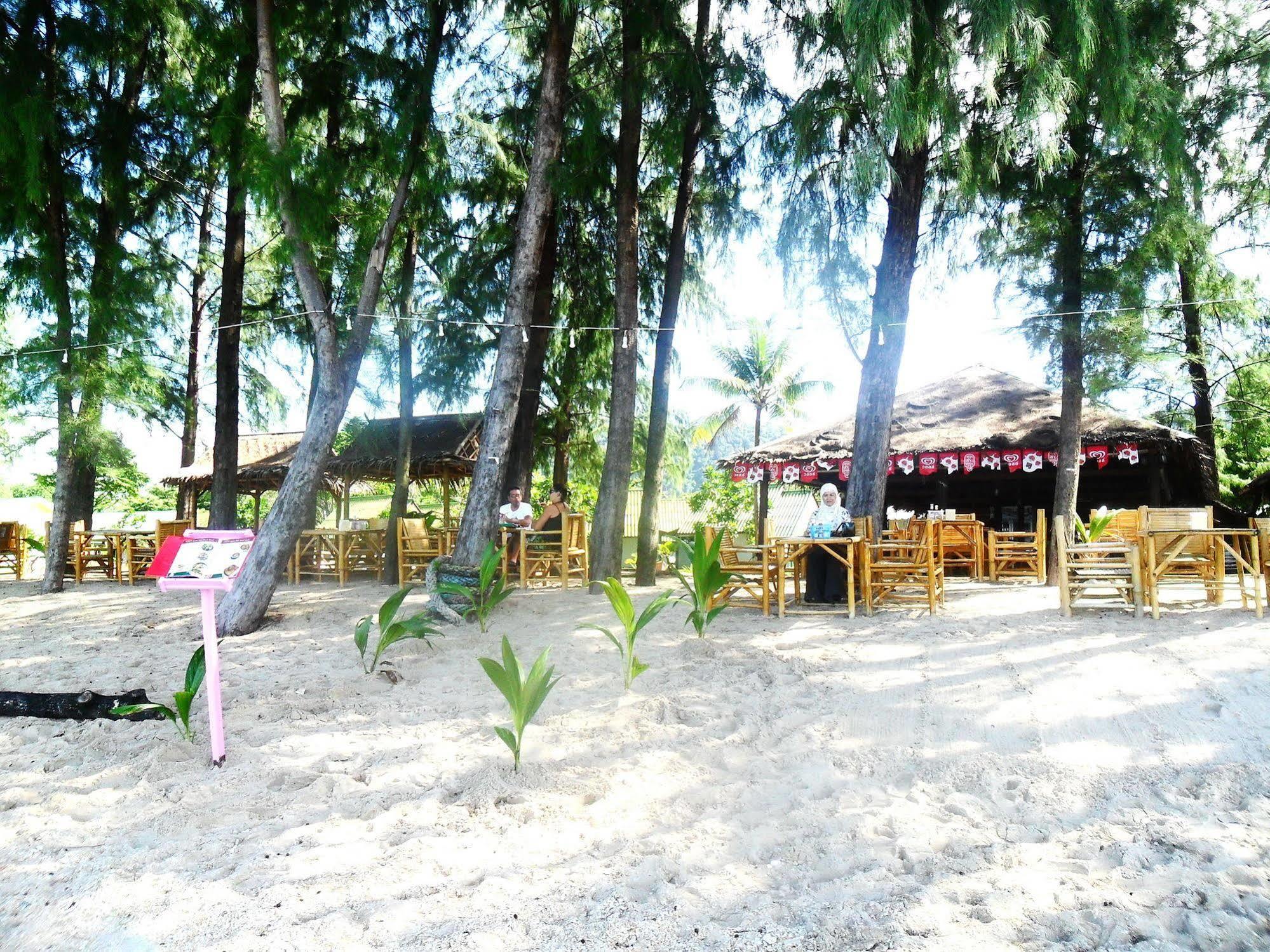 Lanta Palm Beach Resort , Beach Bungalow - Ko Lanta Esterno foto