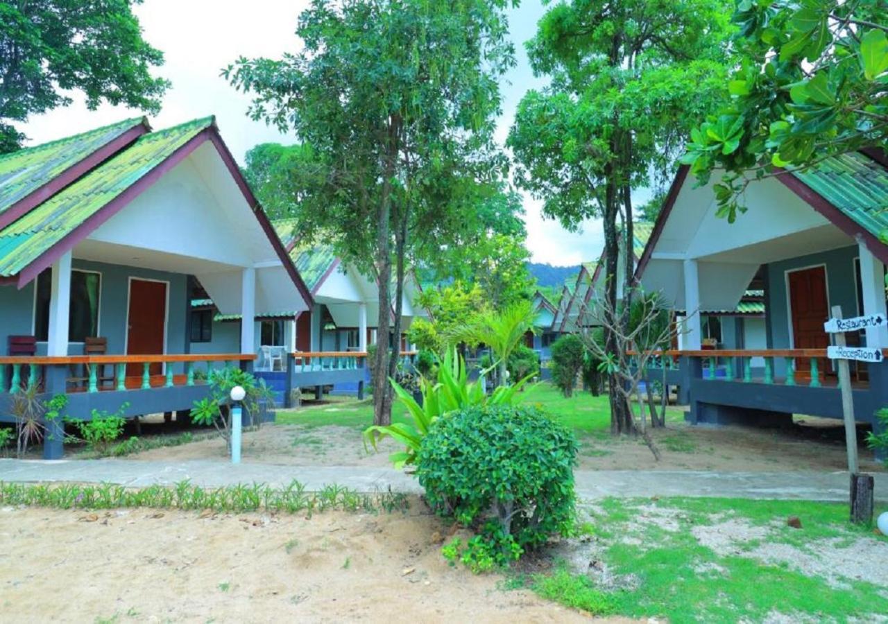 Lanta Palm Beach Resort , Beach Bungalow - Ko Lanta Esterno foto